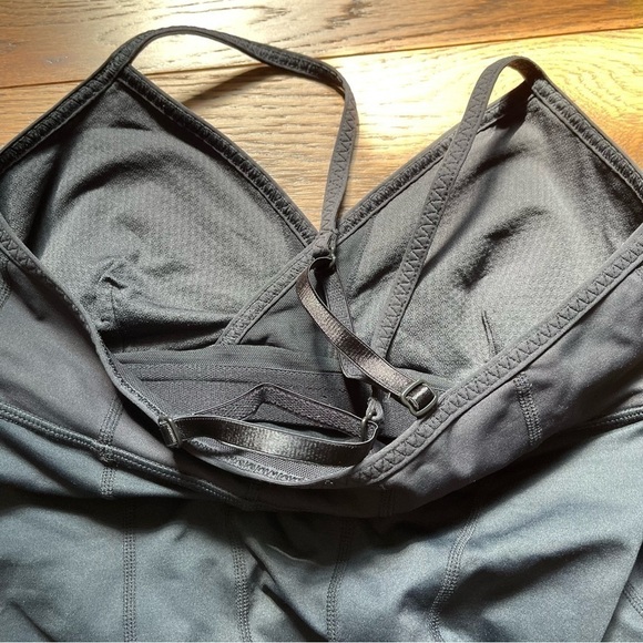 [lululemon] Rehearsal Tank - Black - 6 - Picture 7 of 9